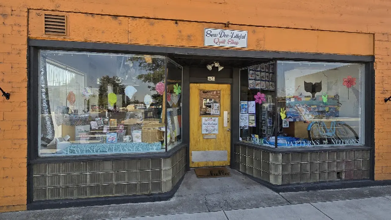 Fabric store in Madras, OR: Sew Dee-Liteful Quilt Shop