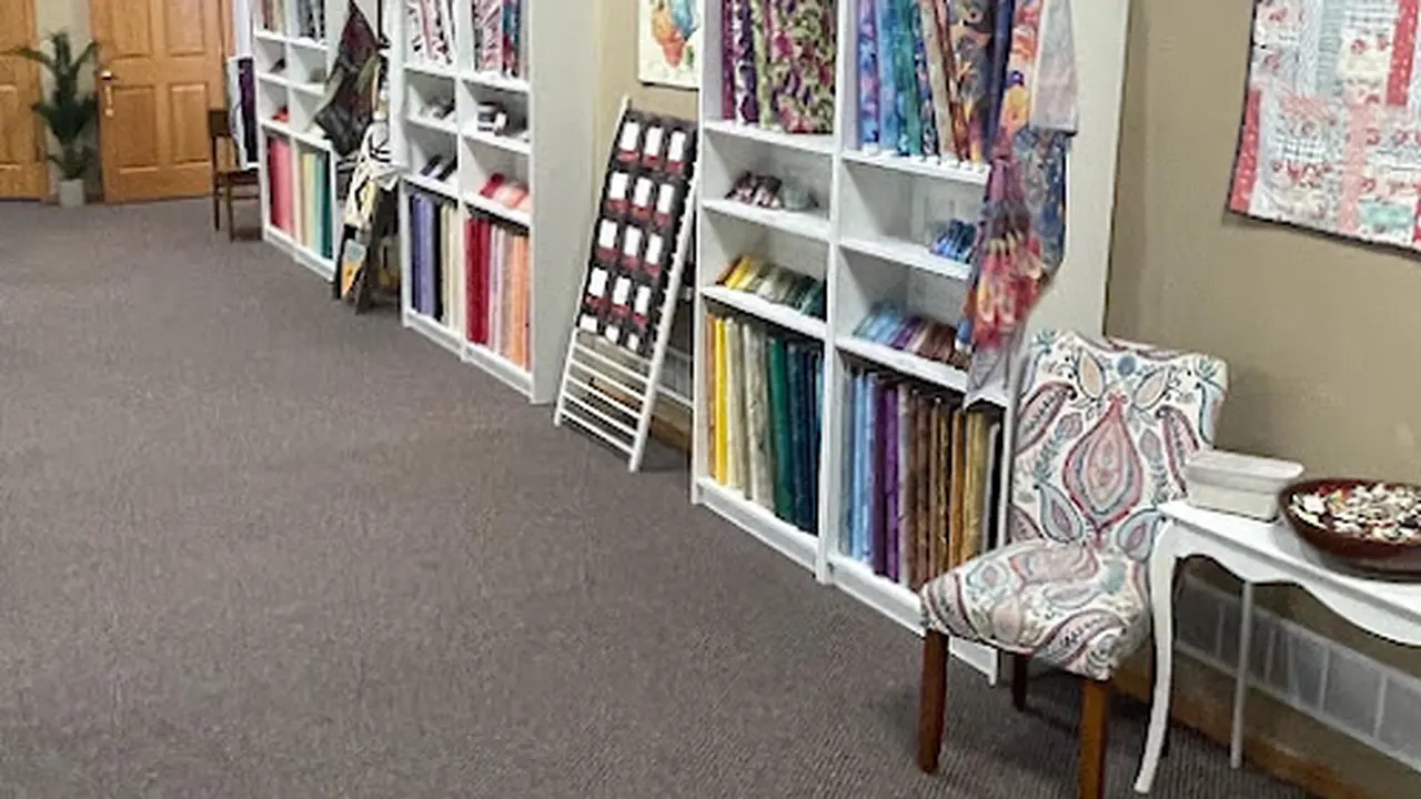 Fabric store in Massillon, OH: The Quilting Bea, LLC