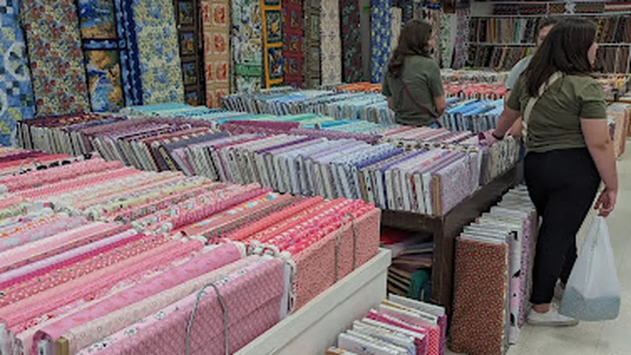 Fabric store in McMinnville, TN: B J's Custom Quilting & Fabric