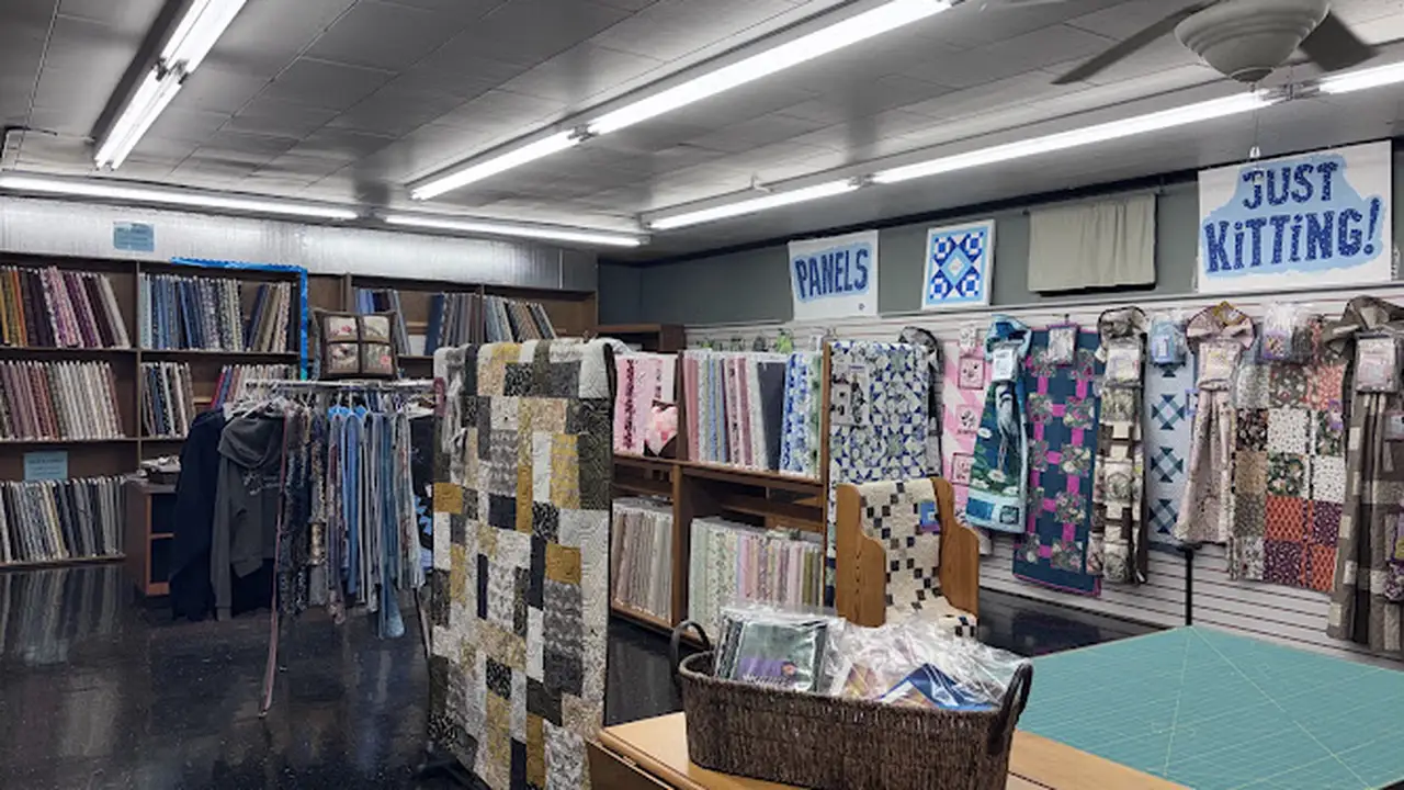 Fabric store in McPherson, KS: Stitches Quilt Shop