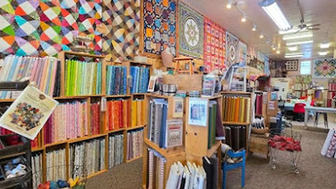 Fabric store in Merrill, OR: Tater Patch Quilts