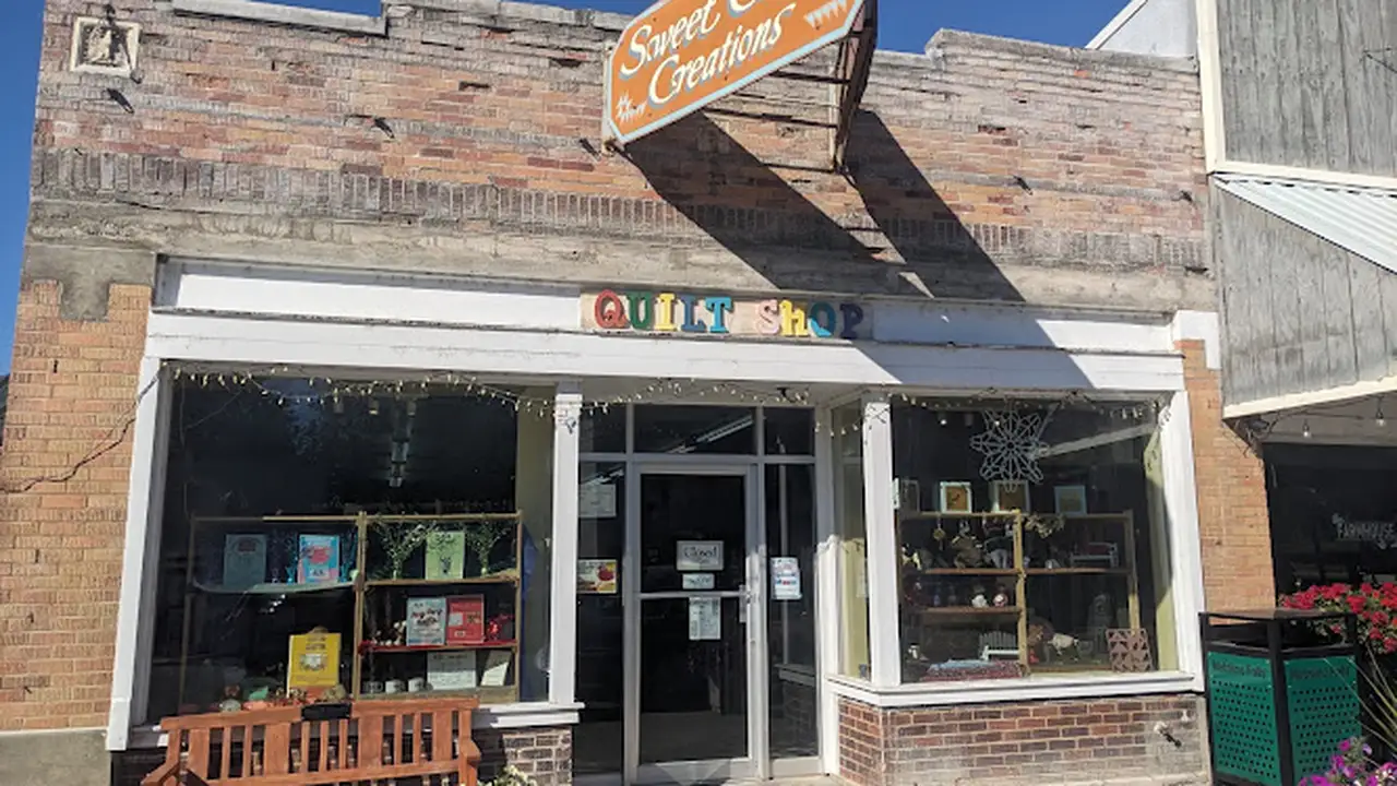 Fabric store in Metaline Falls, WA: Sweet Creek Creations