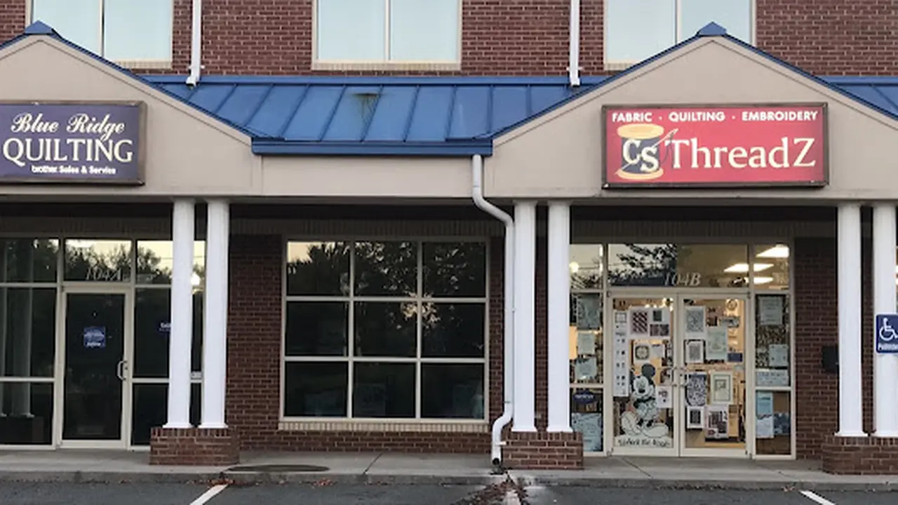 Fabric store in Moneta, VA: CS Threadz