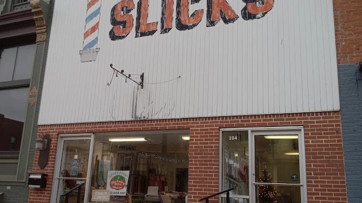 Fabric store in Mt Carroll, IL: The Sewing Room and Workshop