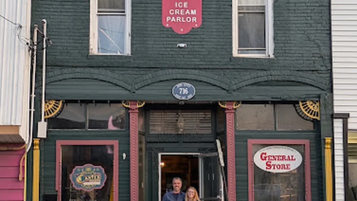 Fabric store in Mt Morris, MI: Castle Mercantile