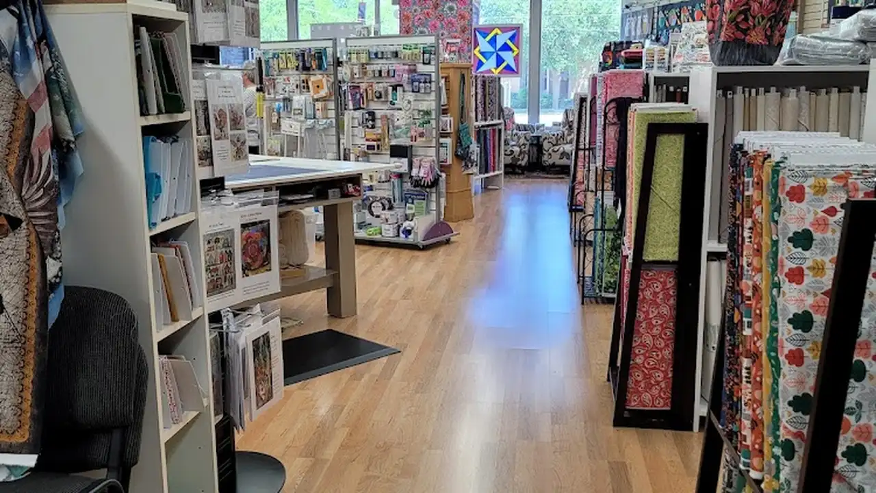 Fabric store in Mukwonago, WI: Quilt-agious