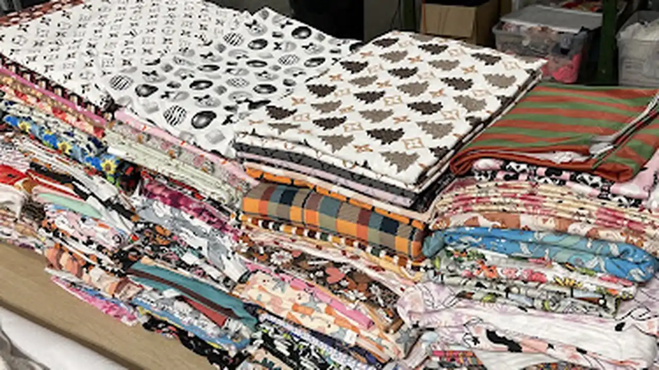 Fabric store in Murrieta, CA: LR Threads LLC