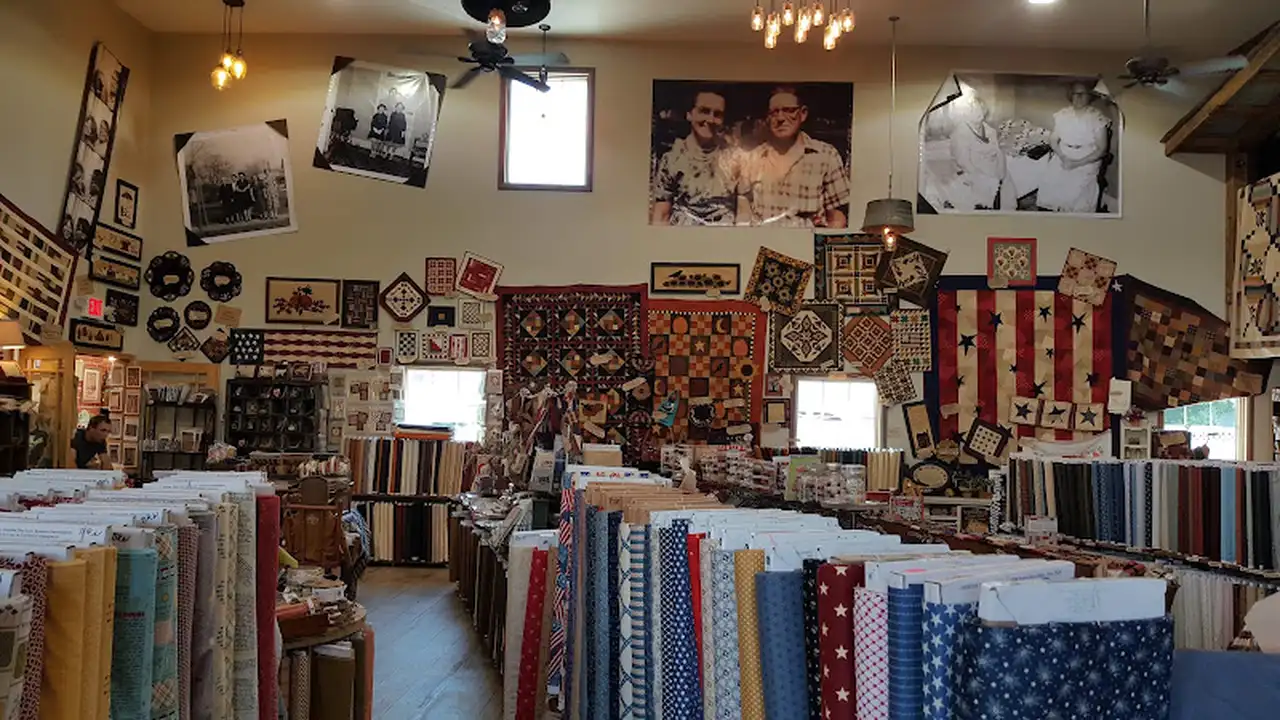 Fabric store in Muscatine, IA: The Little Red Hen