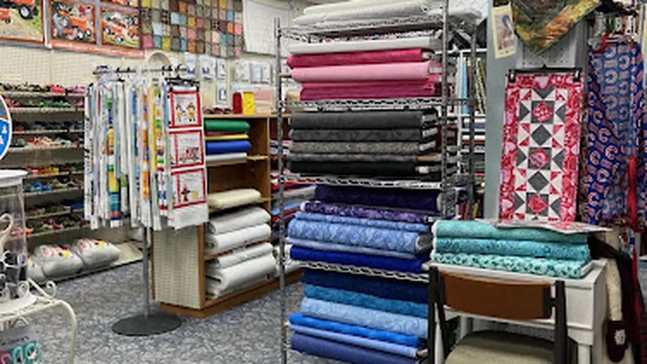 Fabric store in Nashville, IL: Lee's Variety