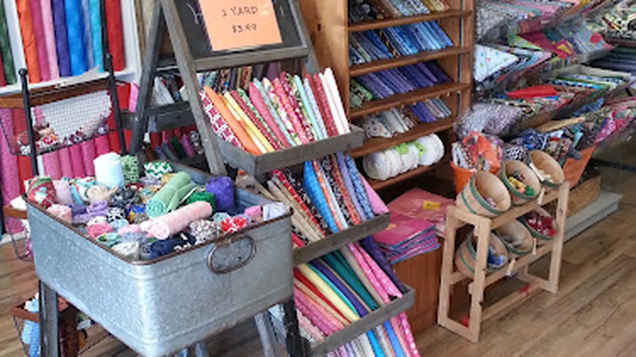 Fabric store in New Bloomfield, MO: Rooster Creek Company
