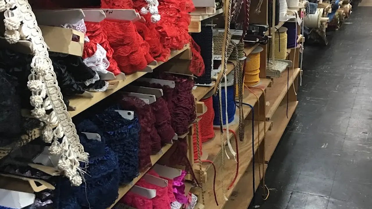 Fabric store in Newark, NJ: Halsey Fabric Shoppe