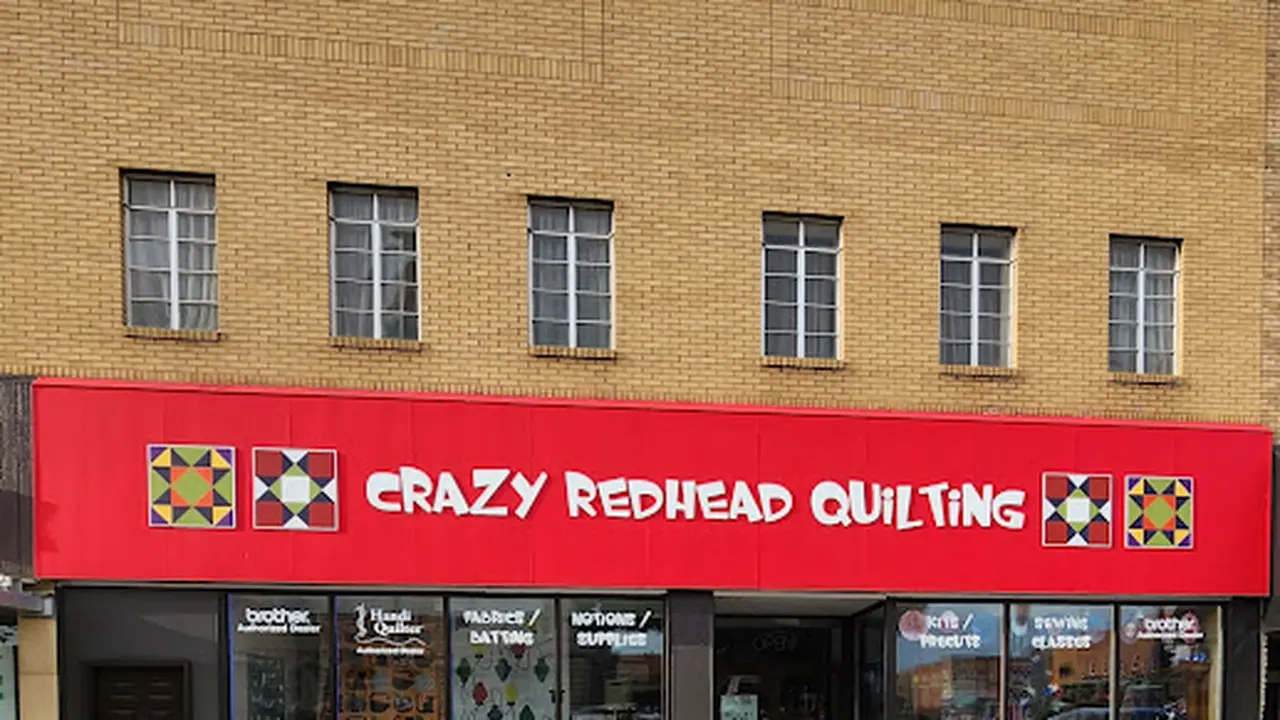 Fabric store in Newton, IA: Crazy Redhead Quilting