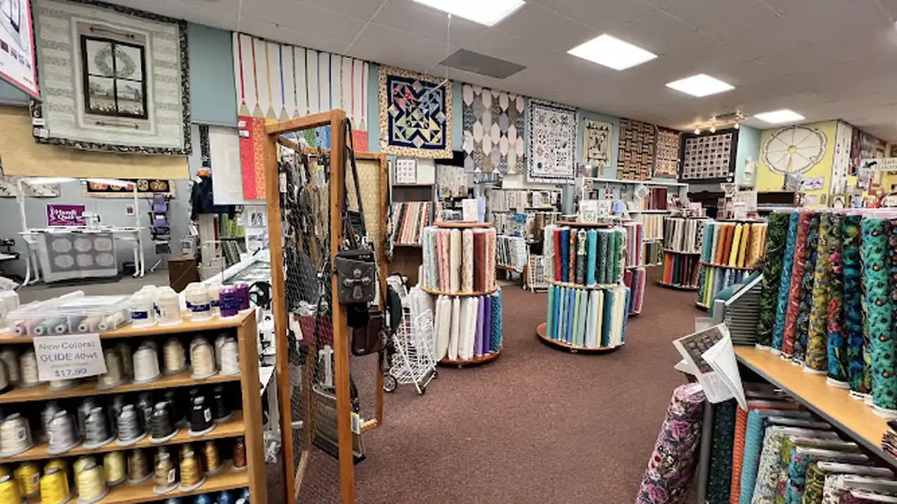 Fabric store in Noblesville, IN: Always In Stitches
