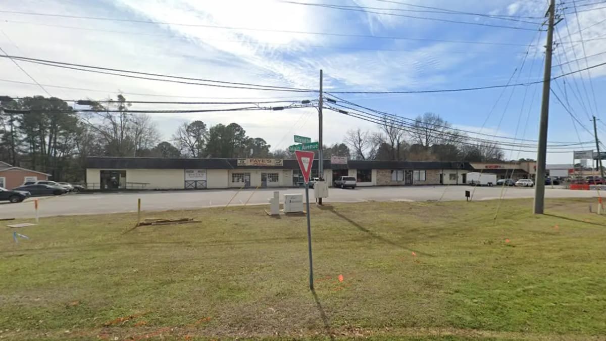Fabric store in Northport, AL: Faye's Fabrics Sew and Vac