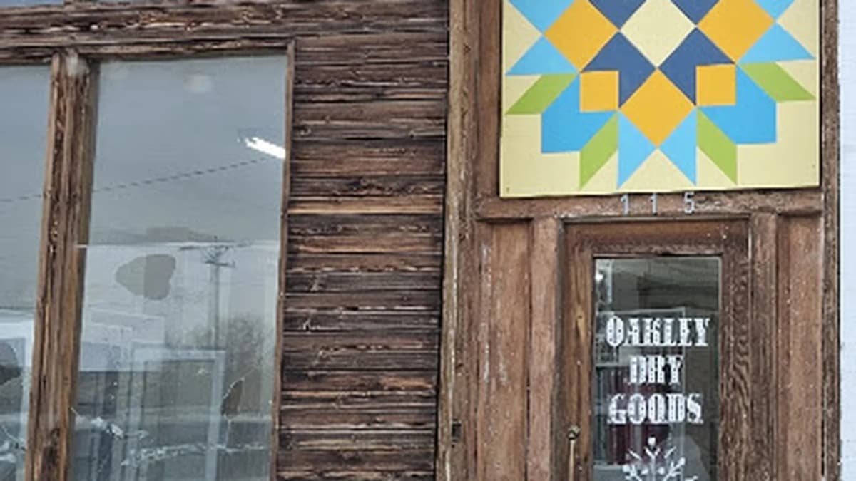 Fabric store in Oakley, ID: Oakley Dry Goods Quilt Shop