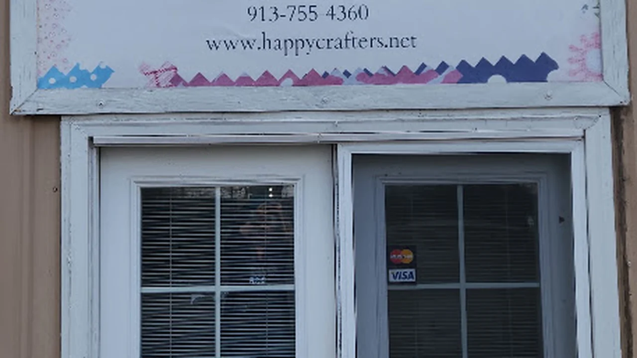 Fabric store in Osawatomie, KS: Happy Crafters Quilt Shop