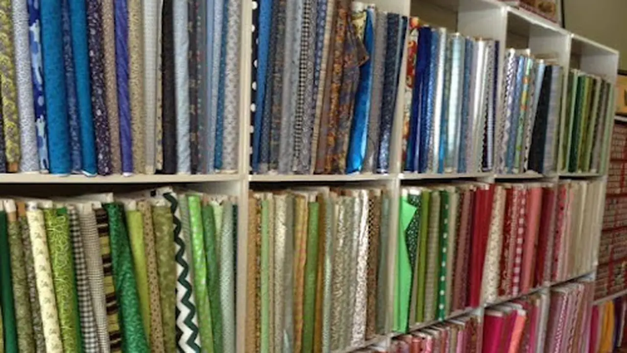Fabric store in Owensville, MO: Hang'n By a Thread