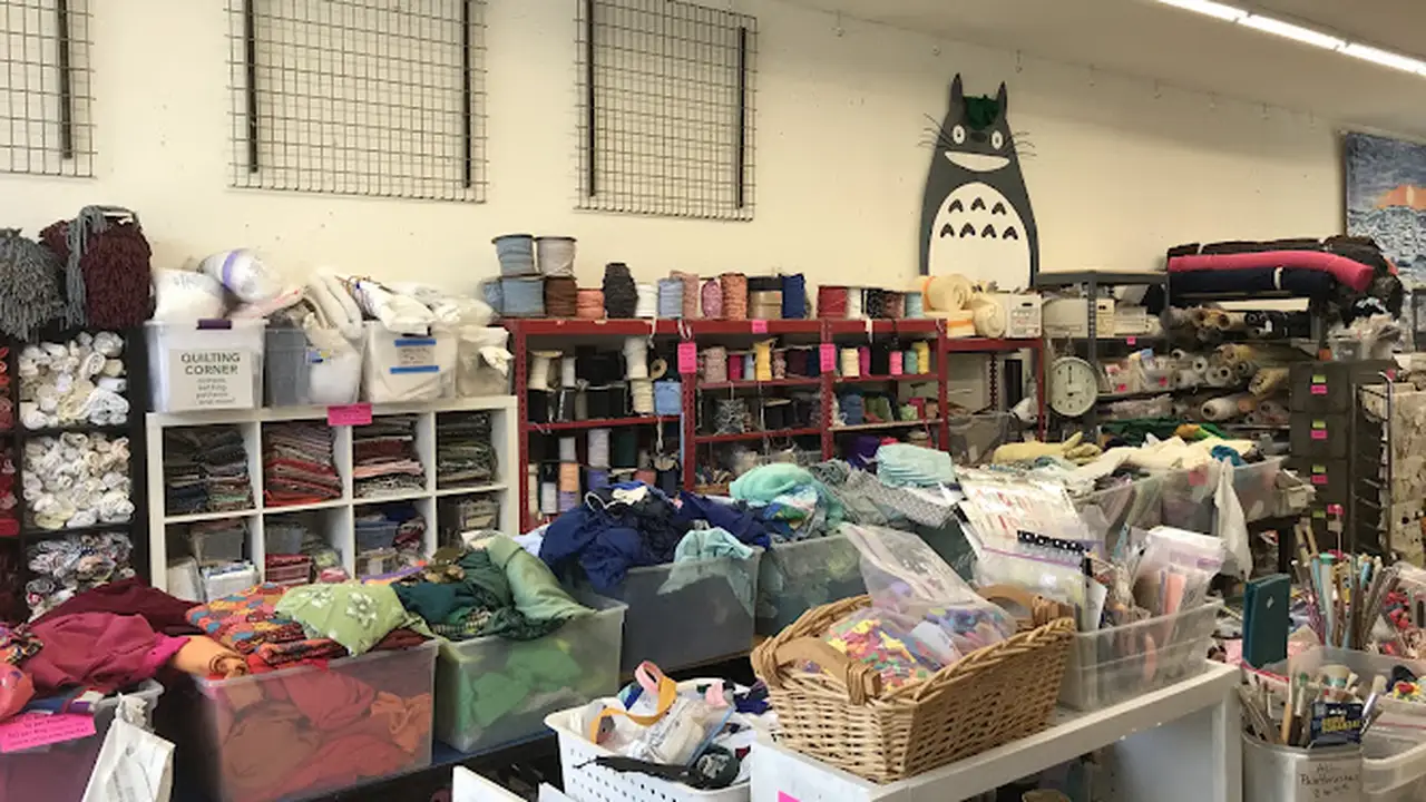 Fabric store in Pasadena, CA: Remainders Creative Reuse