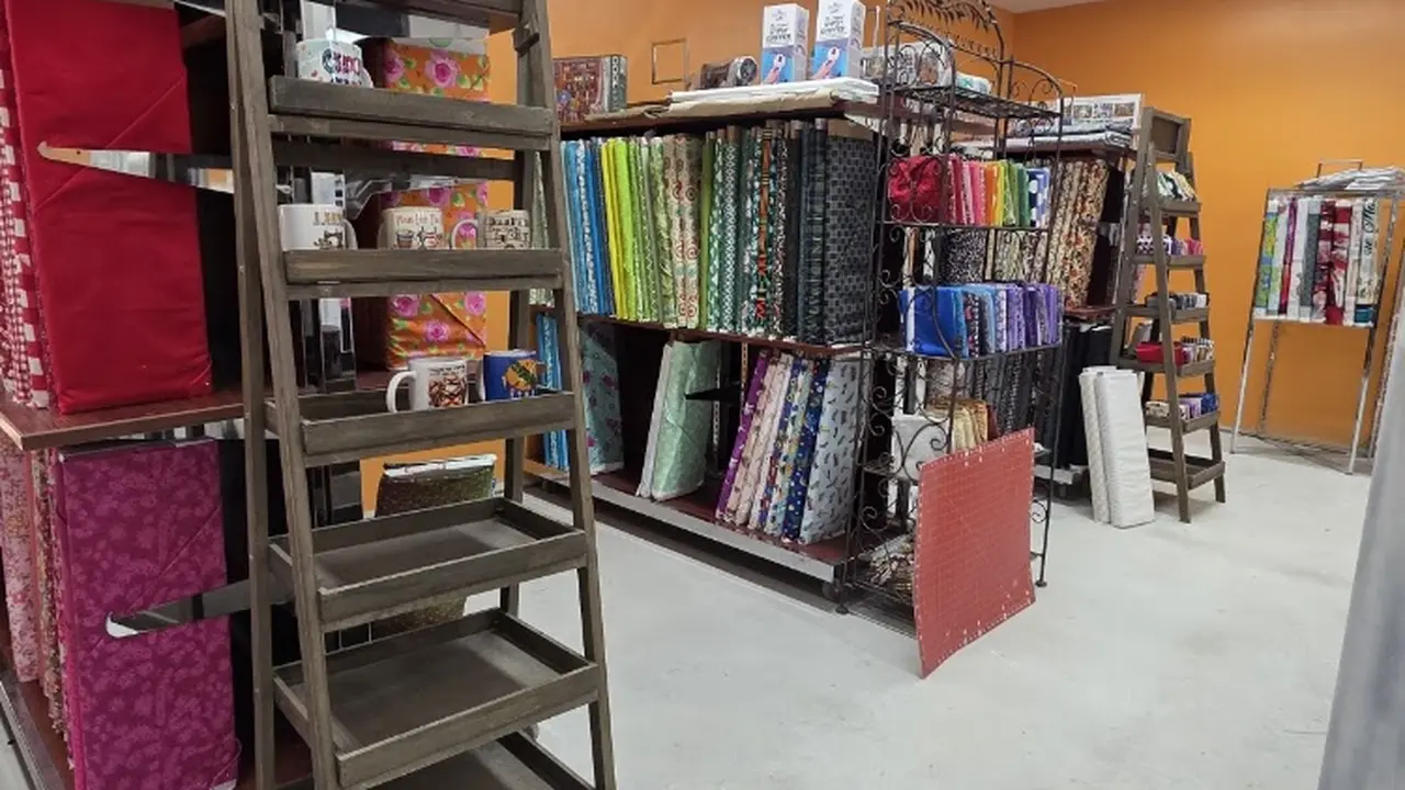 Fabric store in Pauls Valley, OK: Hidden Creek Fabric and Quilts