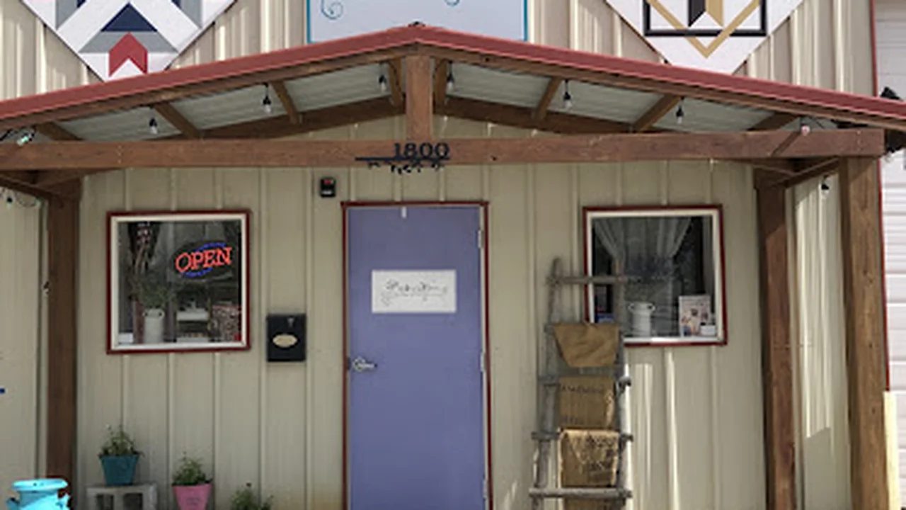 Fabric store in Rawlins, WY: Prairie Storm Quilt Shop