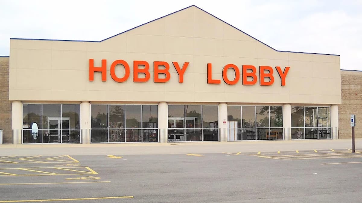 Fabric store in Rockford, IL: Hobby Lobby