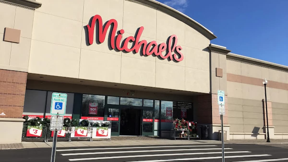 Fabric store in Secaucus, NJ: Michaels