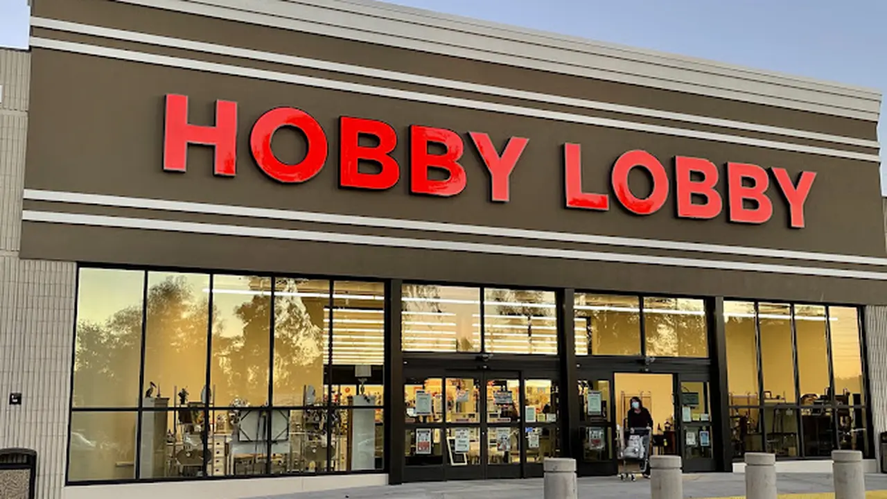 Fabric store in Simi Valley, CA: Hobby Lobby