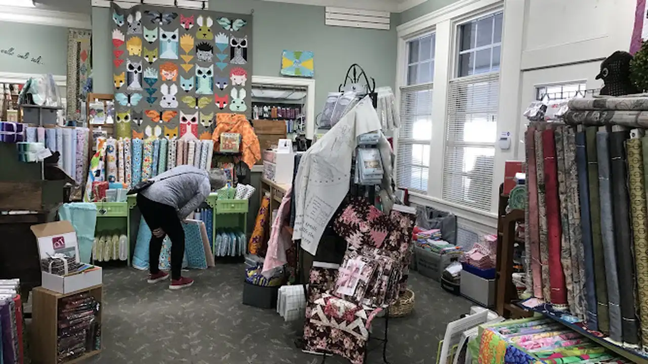 Fabric store in Sparks, NV: Windy Moon Quilts Sewing Center