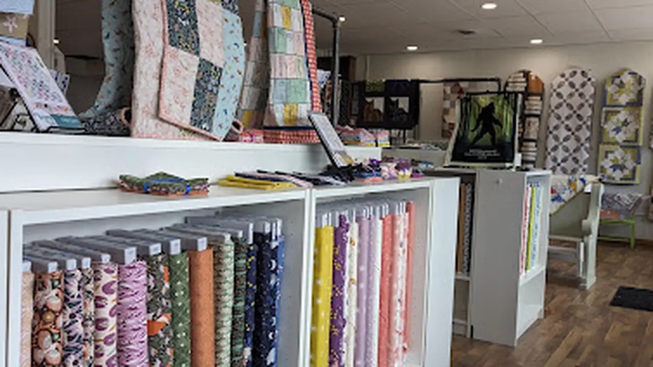 Fabric store in Spooner, WI: Seams Like Quilting