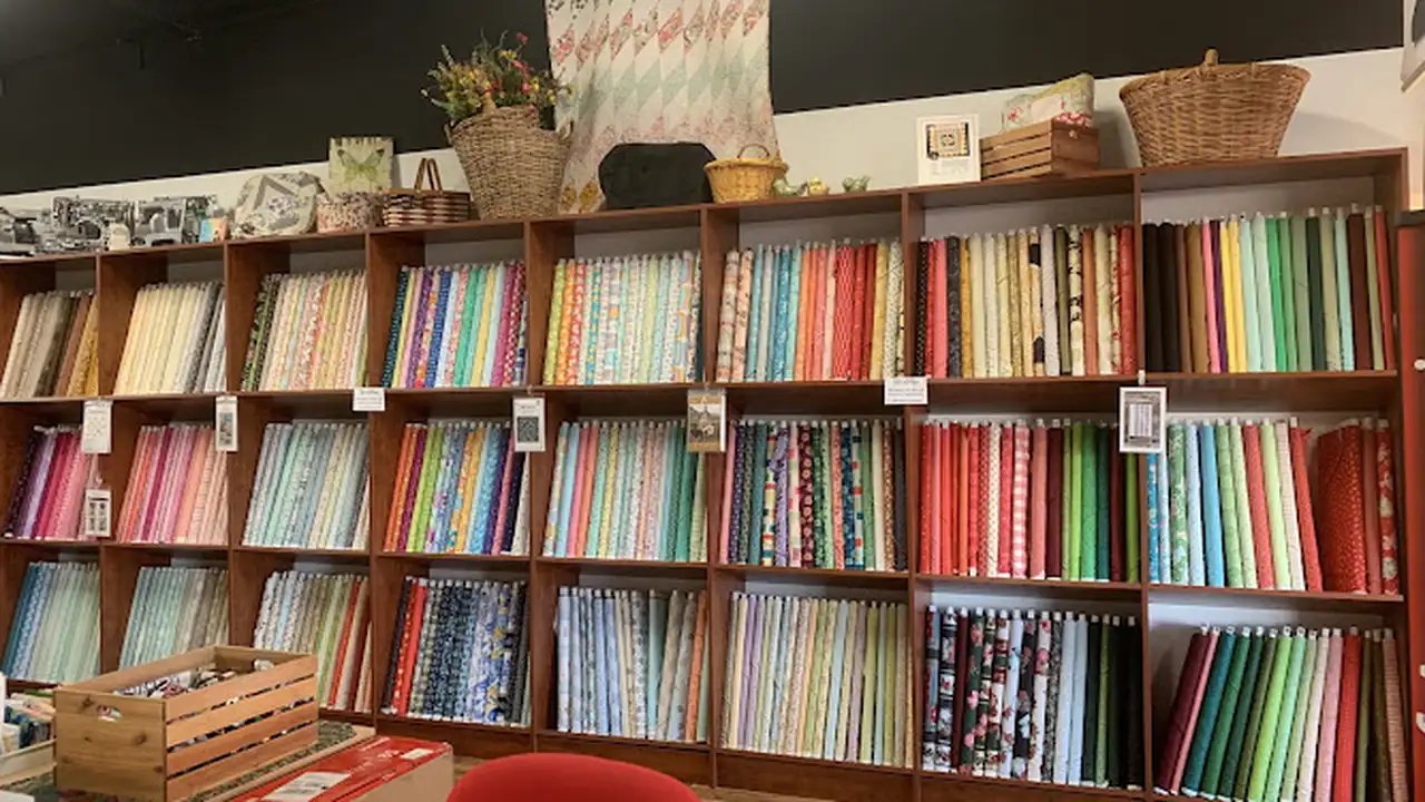Fabric store in St. Charles, IL: Blue Willow Mercantile