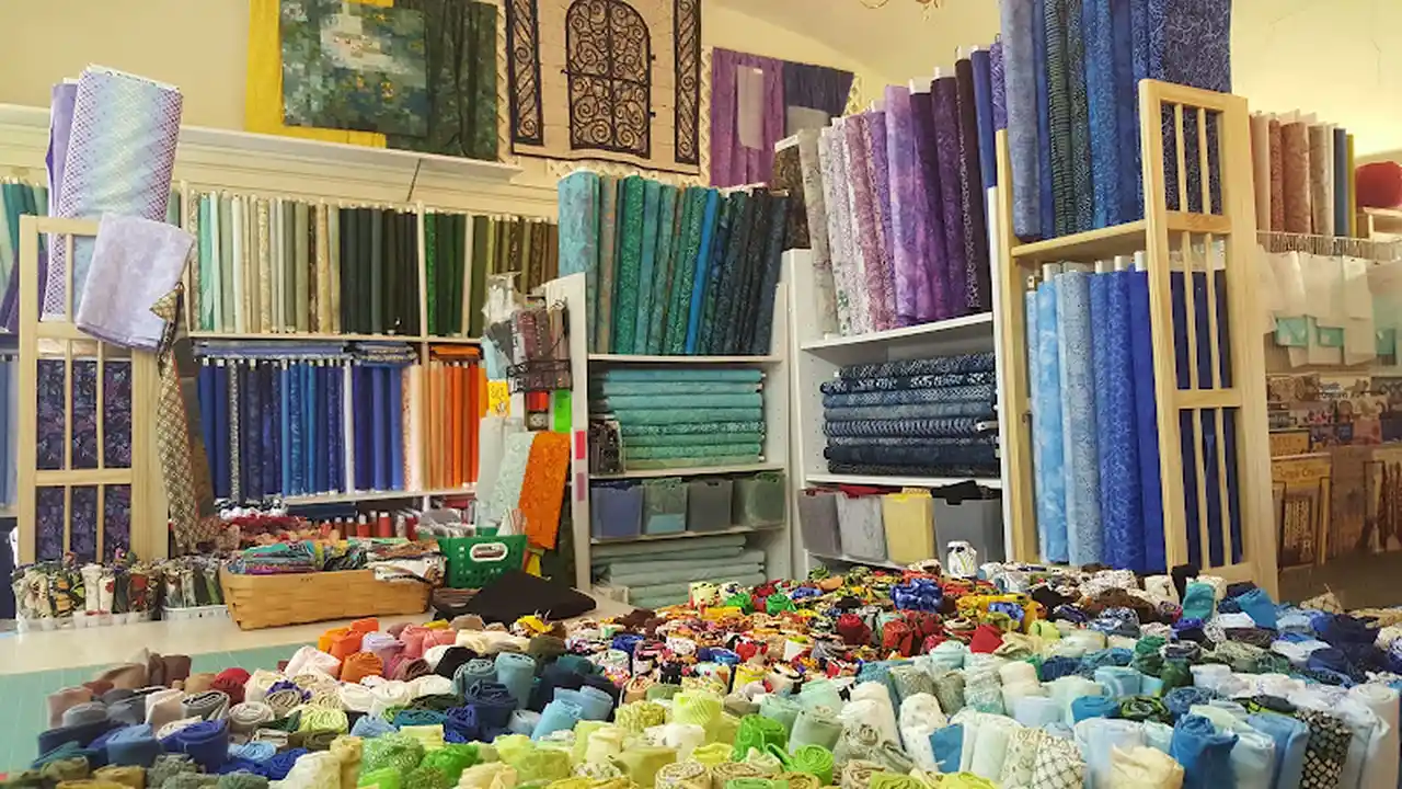 Fabric store in Sturbridge, MA: Quilt & Cabbage