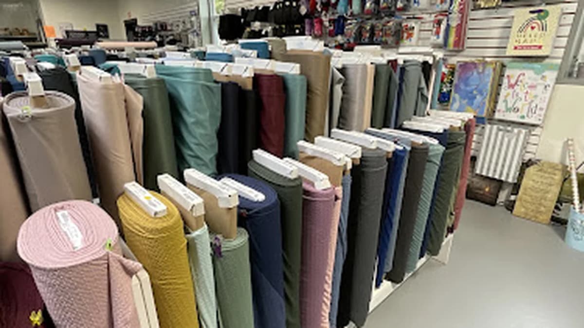 Fabric store in Sugarcreek, OH: 93 Stitches