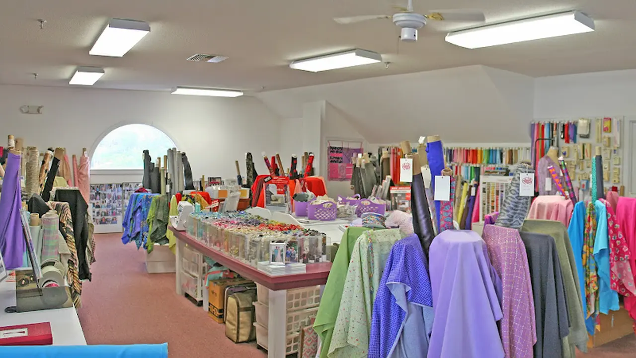 Fabric store in Swansea, MA: Apple Annie Designer Fabrics