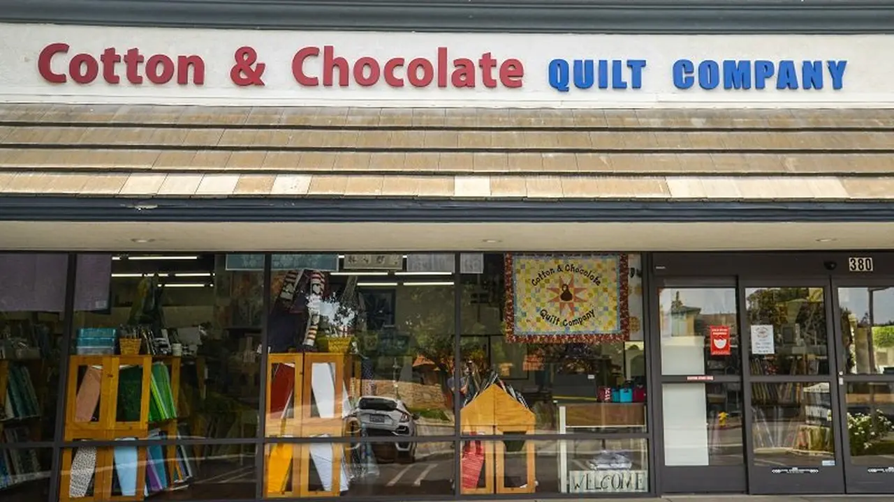 Fabric store in Thousand Oaks, CA: Cotton & Chocolate Quilt Co