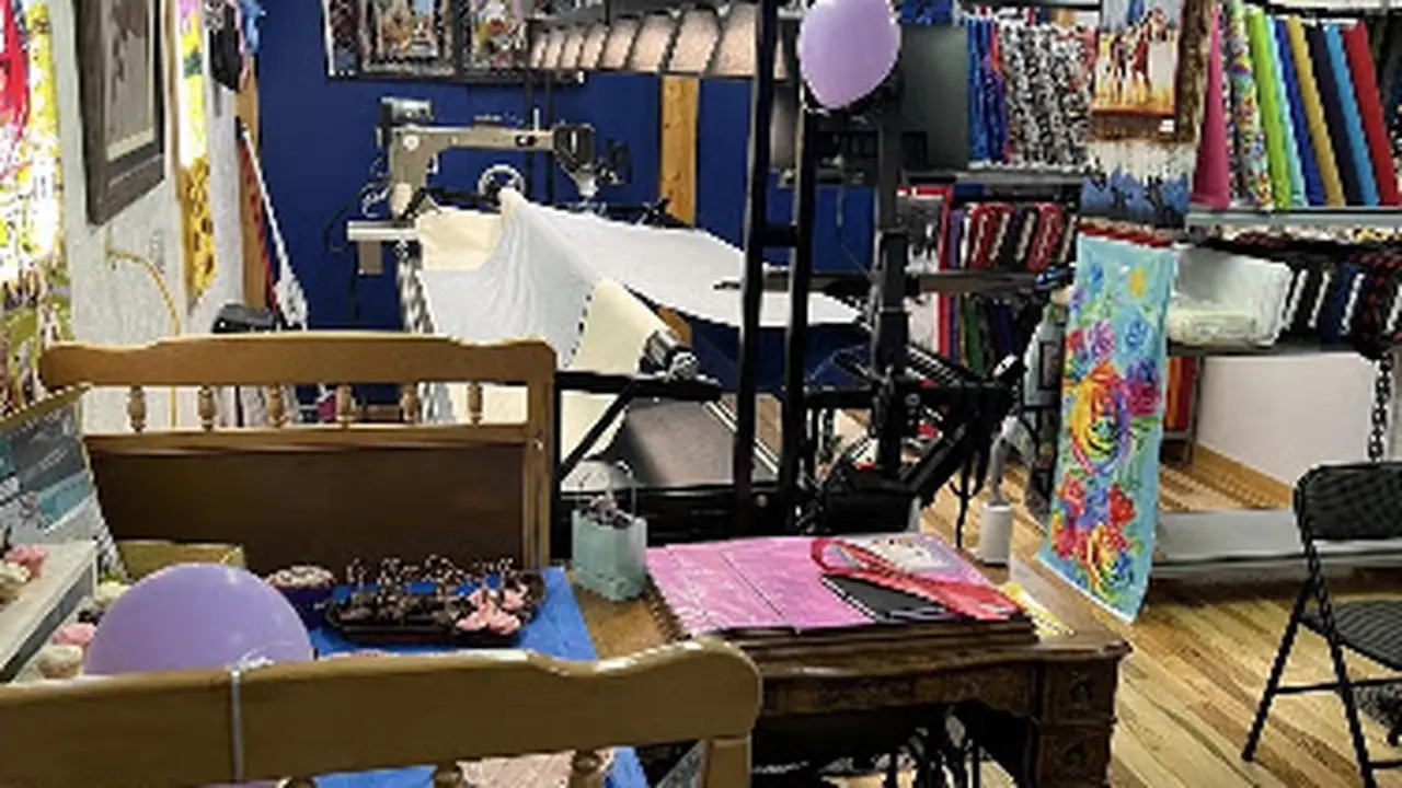 Fabric store in Wall, SD: Out West Quilts and Fabric LLC