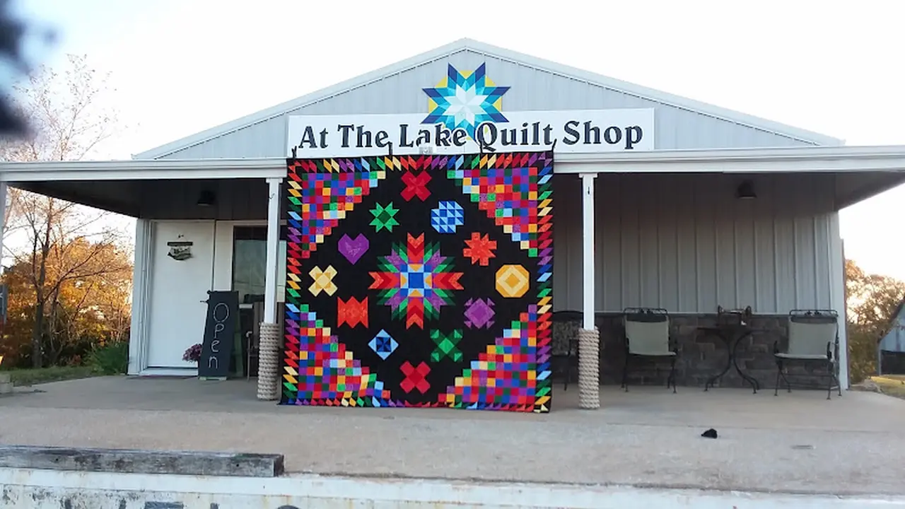 Fabric store in Warsaw, MO: At the lake quilt shop