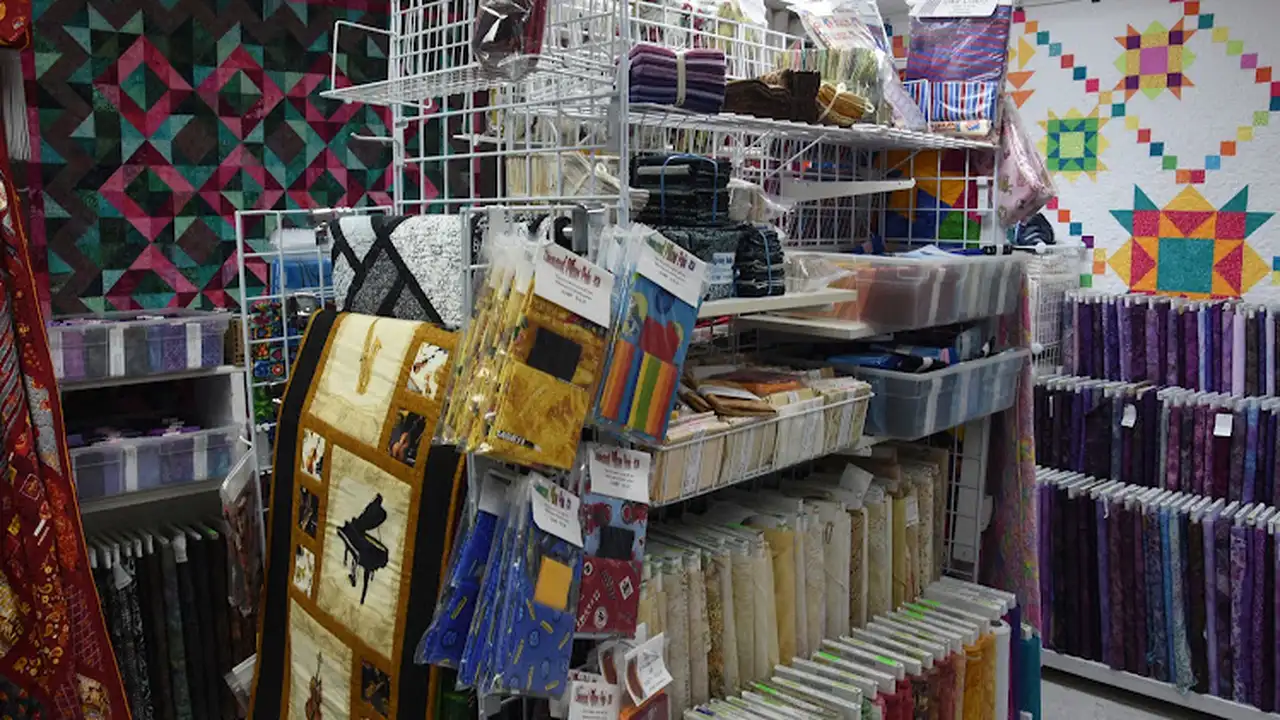 Fabric store in Williamsburg, IA: Rainbows & Calico Things Quilt Shop