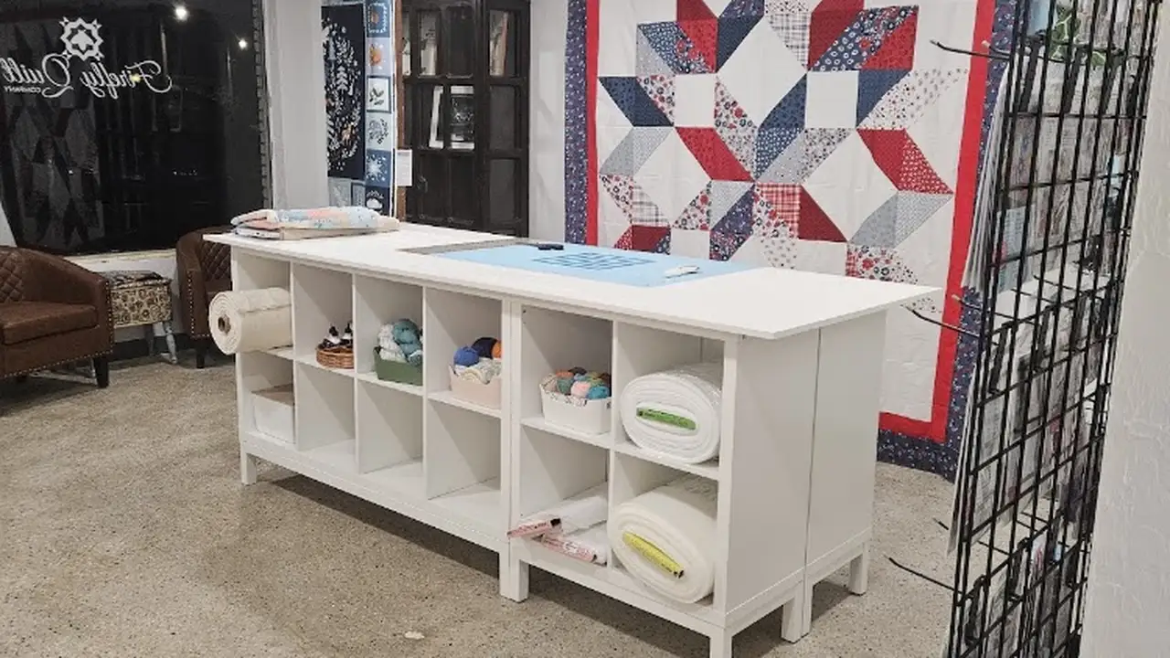 Fabric store in Williston, FL: Firefly Quilt Company