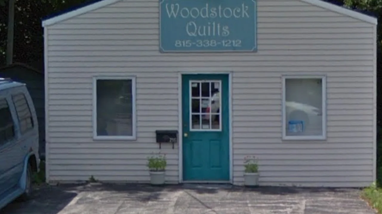 Fabric store in Woodstock, IL: Woodstock Quilts