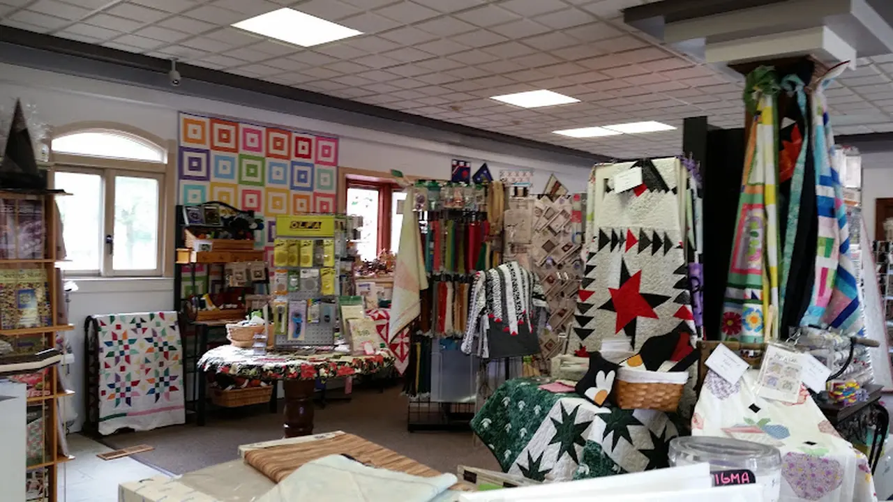 Fabric store in Wyandotte, MI: Sew What! a Quilt Shop