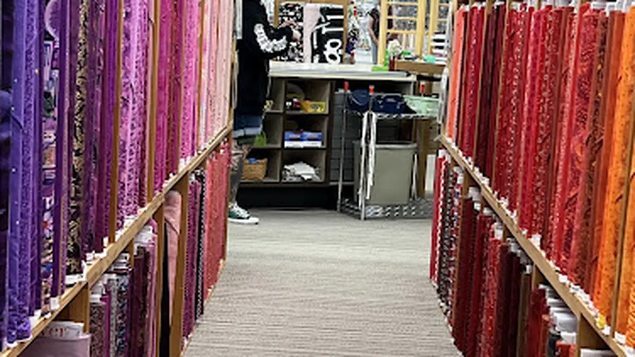 Fabric store in Yelm, WA: Gee Gee's Quilting Inc